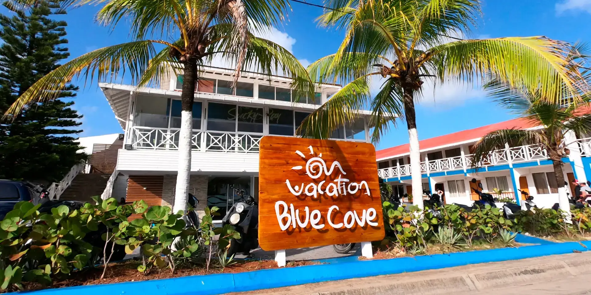 Foto del Hotel Blue cove de OnVacation, de fachada